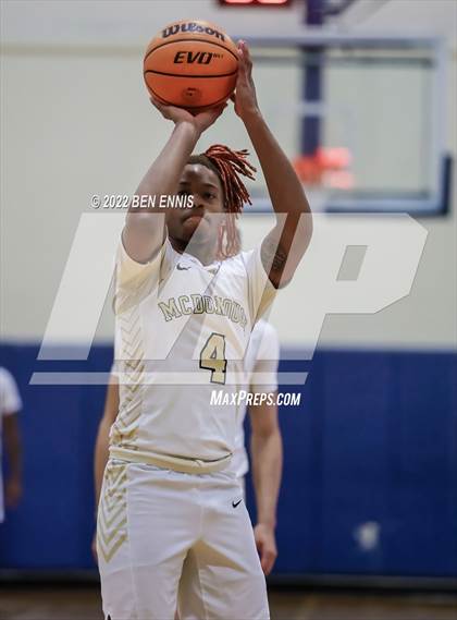 Thumbnail 1 in McDonough vs Buford (Lemon Street Classic) photogallery.