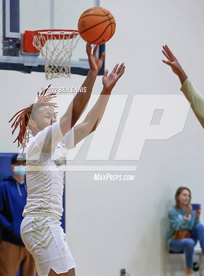 Thumbnail 1 in McDonough vs Buford (Lemon Street Classic) photogallery.