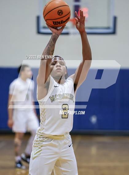 Thumbnail 3 in McDonough vs Buford (Lemon Street Classic) photogallery.