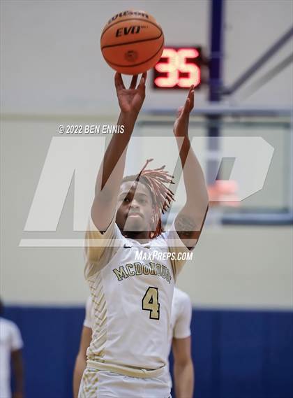 Thumbnail 2 in McDonough vs Buford (Lemon Street Classic) photogallery.