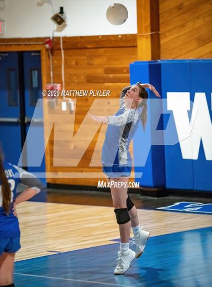 Thumbnail 2 in St. David's vs Fayetteville Christian (NCISAA 2A State First Round) photogallery.