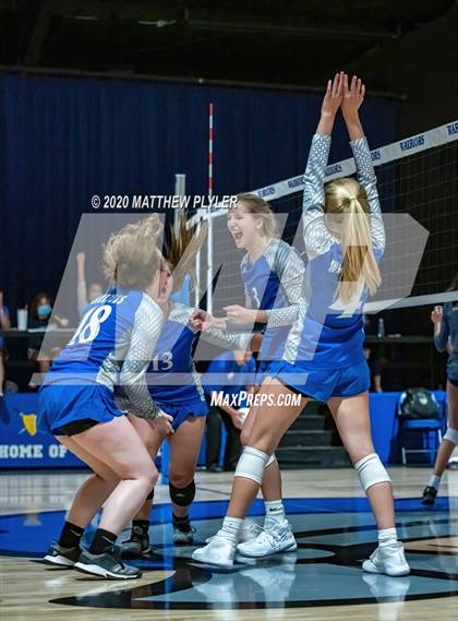 Thumbnail 2 in St. David's vs Fayetteville Christian (NCISAA 2A State First Round) photogallery.