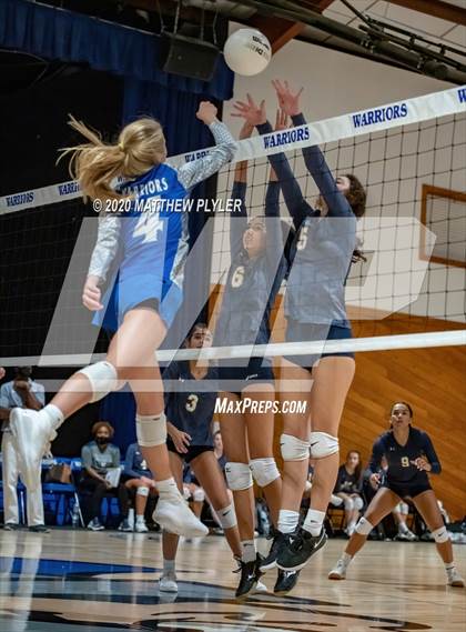 Thumbnail 2 in St. David's vs Fayetteville Christian (NCISAA 2A State First Round) photogallery.