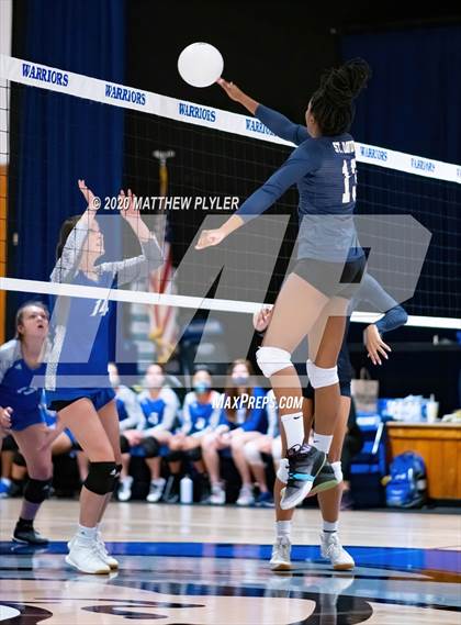 Thumbnail 1 in St. David's vs Fayetteville Christian (NCISAA 2A State First Round) photogallery.