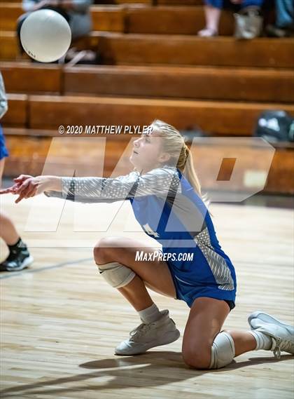 Thumbnail 2 in St. David's vs Fayetteville Christian (NCISAA 2A State First Round) photogallery.