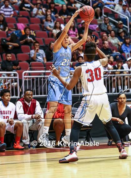 Thumbnail 3 in Window Rock vs South Mountain (AIA Div III Semifinal) photogallery.