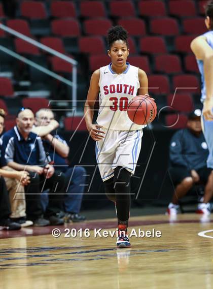 Thumbnail 3 in Window Rock vs South Mountain (AIA Div III Semifinal) photogallery.