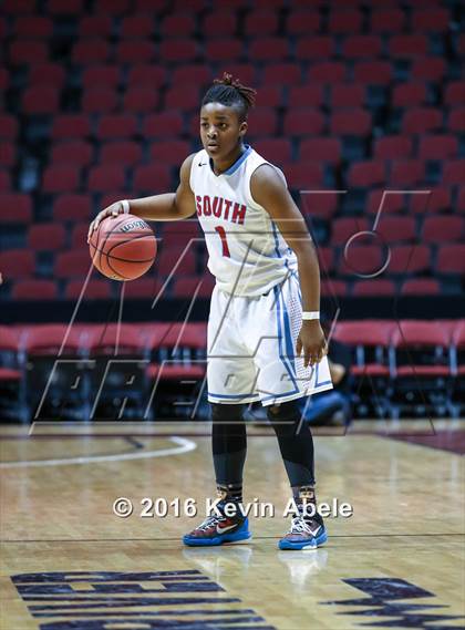 Thumbnail 3 in Window Rock vs South Mountain (AIA Div III Semifinal) photogallery.