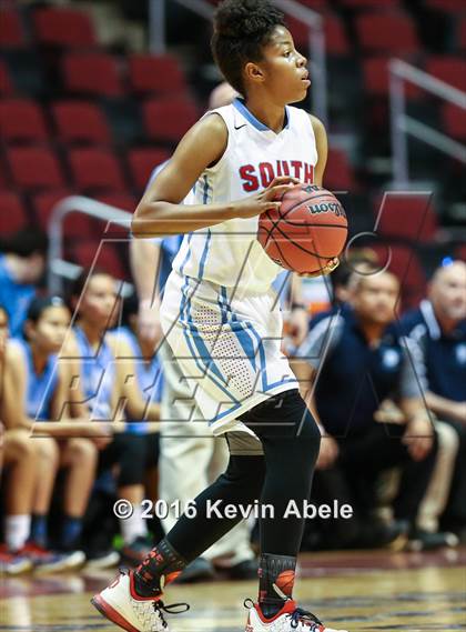 Thumbnail 3 in Window Rock vs South Mountain (AIA Div III Semifinal) photogallery.