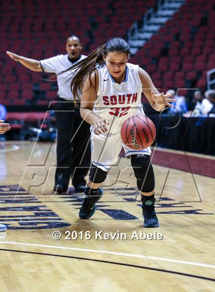 Thumbnail 3 in Window Rock vs South Mountain (AIA Div III Semifinal) photogallery.