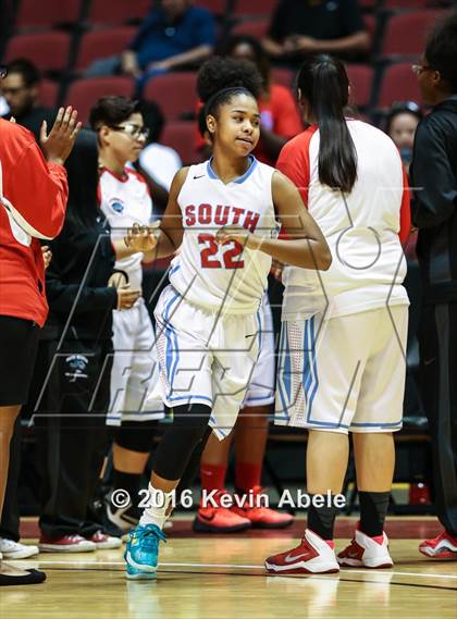 Thumbnail 2 in Window Rock vs South Mountain (AIA Div III Semifinal) photogallery.