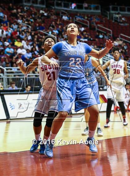 Thumbnail 3 in Window Rock vs South Mountain (AIA Div III Semifinal) photogallery.