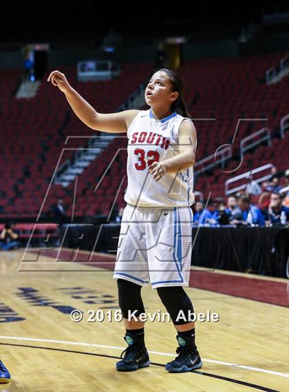 Thumbnail 3 in Window Rock vs South Mountain (AIA Div III Semifinal) photogallery.
