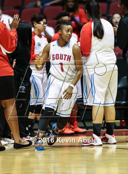 Thumbnail 2 in Window Rock vs South Mountain (AIA Div III Semifinal) photogallery.
