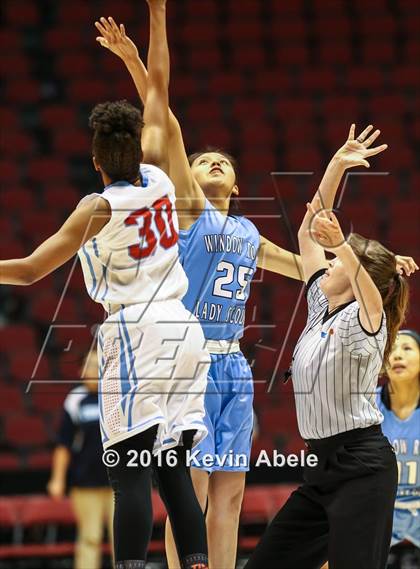 Thumbnail 1 in Window Rock vs South Mountain (AIA Div III Semifinal) photogallery.