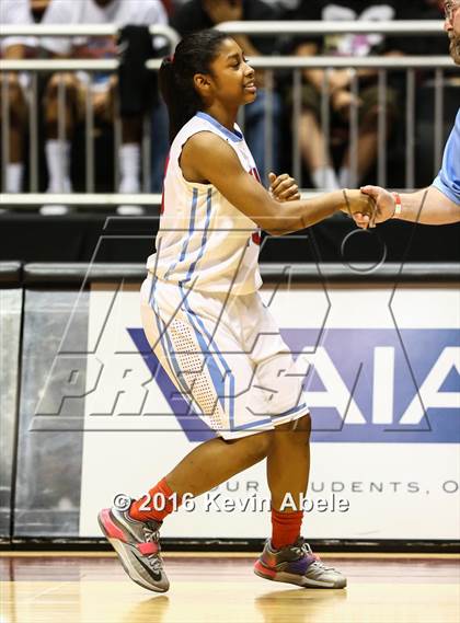 Thumbnail 2 in Window Rock vs South Mountain (AIA Div III Semifinal) photogallery.