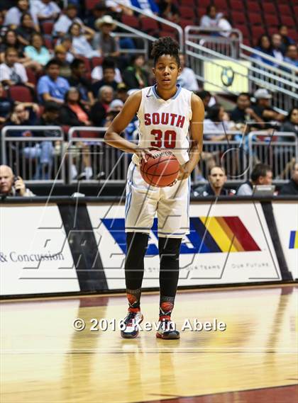 Thumbnail 3 in Window Rock vs South Mountain (AIA Div III Semifinal) photogallery.