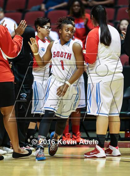 Thumbnail 1 in Window Rock vs South Mountain (AIA Div III Semifinal) photogallery.