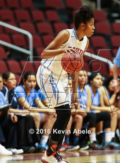 Thumbnail 3 in Window Rock vs South Mountain (AIA Div III Semifinal) photogallery.