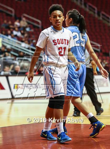 Thumbnail 1 in Window Rock vs South Mountain (AIA Div III Semifinal) photogallery.