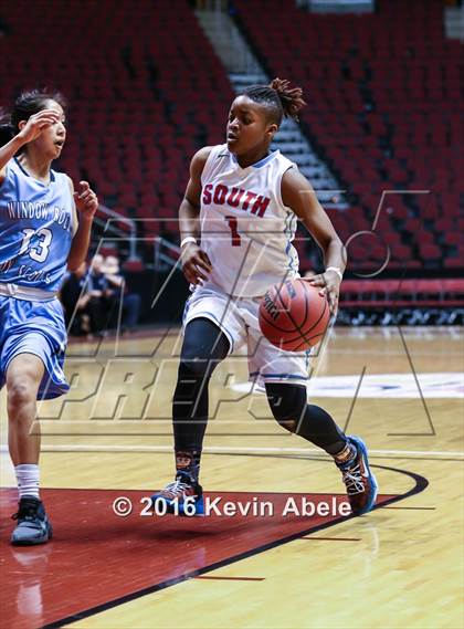 Thumbnail 2 in Window Rock vs South Mountain (AIA Div III Semifinal) photogallery.
