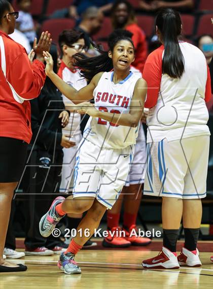 Thumbnail 3 in Window Rock vs South Mountain (AIA Div III Semifinal) photogallery.