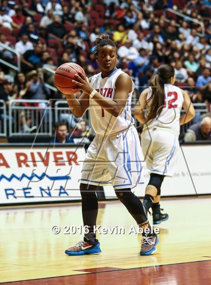 Thumbnail 3 in Window Rock vs South Mountain (AIA Div III Semifinal) photogallery.