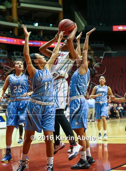 Thumbnail 2 in Window Rock vs South Mountain (AIA Div III Semifinal) photogallery.