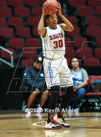 Thumbnail 2 in Window Rock vs South Mountain (AIA Div III Semifinal) photogallery.