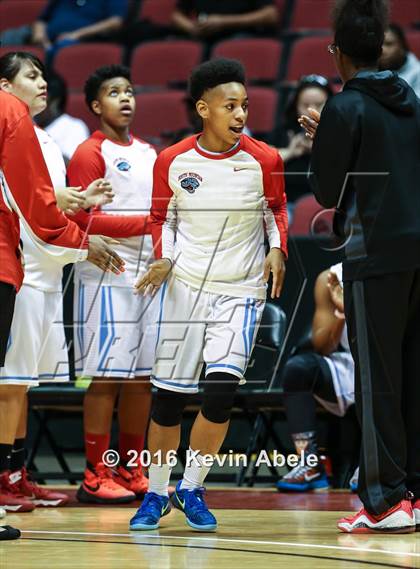 Thumbnail 3 in Window Rock vs South Mountain (AIA Div III Semifinal) photogallery.