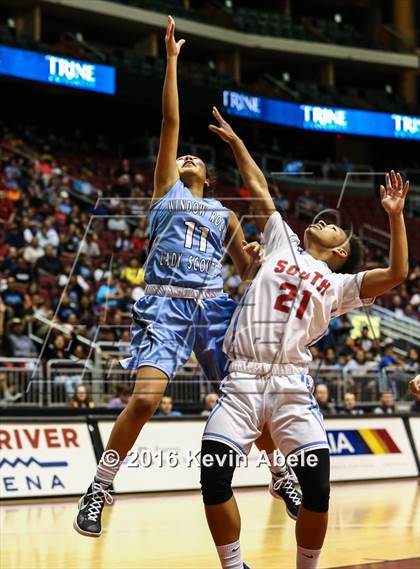 Thumbnail 3 in Window Rock vs South Mountain (AIA Div III Semifinal) photogallery.