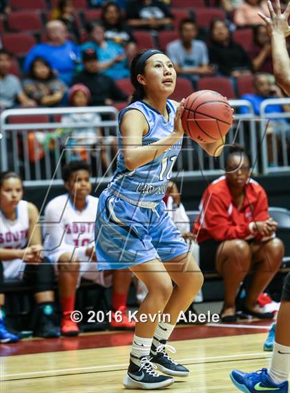 Thumbnail 3 in Window Rock vs South Mountain (AIA Div III Semifinal) photogallery.