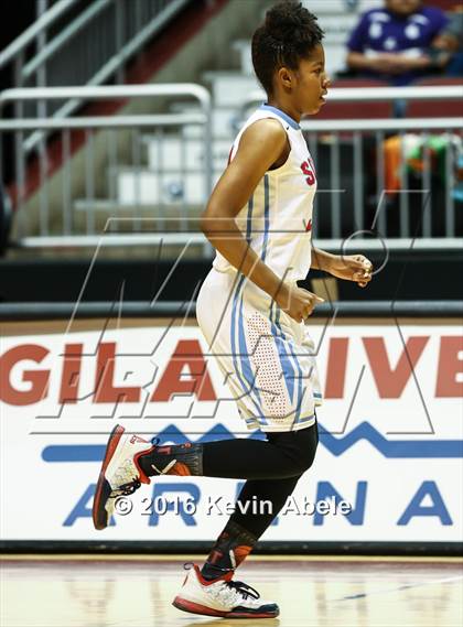 Thumbnail 3 in Window Rock vs South Mountain (AIA Div III Semifinal) photogallery.