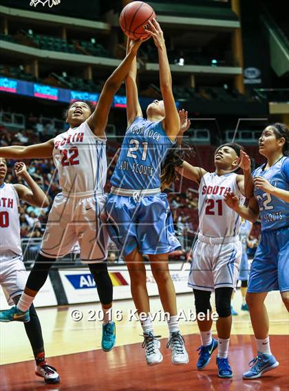 Thumbnail 2 in Window Rock vs South Mountain (AIA Div III Semifinal) photogallery.