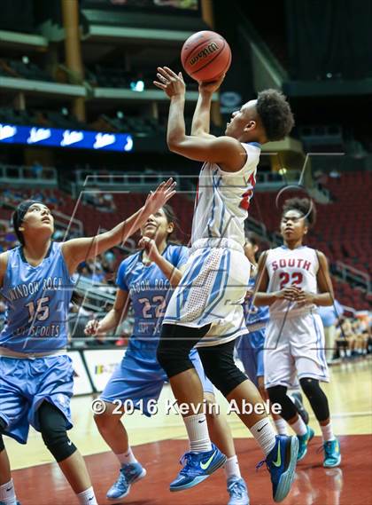 Thumbnail 1 in Window Rock vs South Mountain (AIA Div III Semifinal) photogallery.