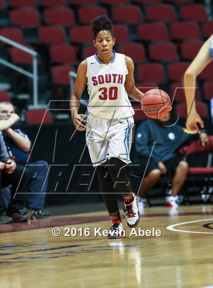 Thumbnail 3 in Window Rock vs South Mountain (AIA Div III Semifinal) photogallery.