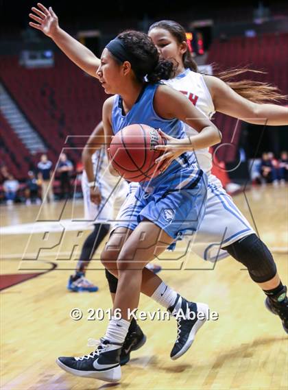 Thumbnail 1 in Window Rock vs South Mountain (AIA Div III Semifinal) photogallery.