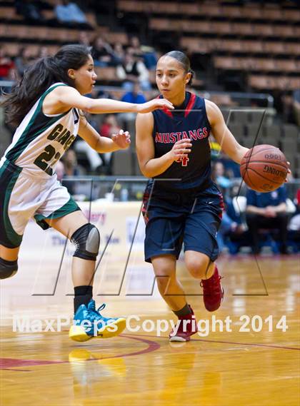 Thumbnail 2 in Garces vs. Tulare Western (CIF CS D2 Final) photogallery.