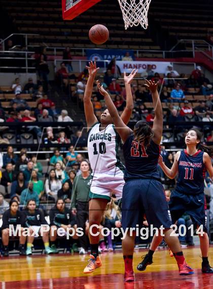 Thumbnail 1 in Garces vs. Tulare Western (CIF CS D2 Final) photogallery.