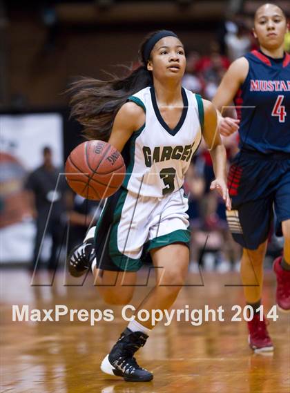 Thumbnail 2 in Garces vs. Tulare Western (CIF CS D2 Final) photogallery.