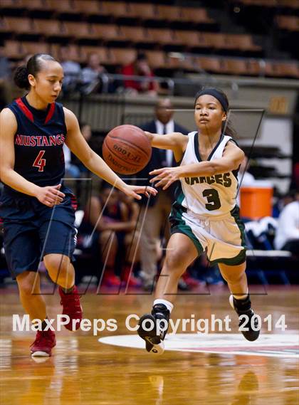 Thumbnail 3 in Garces vs. Tulare Western (CIF CS D2 Final) photogallery.
