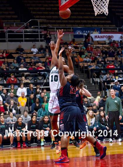 Thumbnail 2 in Garces vs. Tulare Western (CIF CS D2 Final) photogallery.