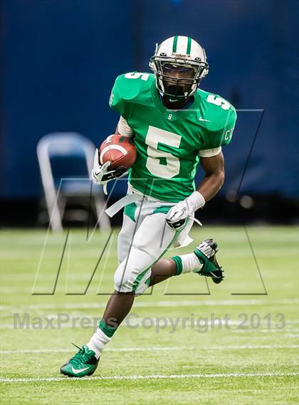 Thumbnail 3 in Brenham vs. Calhoun (UIL 4A D2 Semifinal) photogallery.