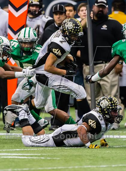 Thumbnail 1 in Brenham vs. Calhoun (UIL 4A D2 Semifinal) photogallery.