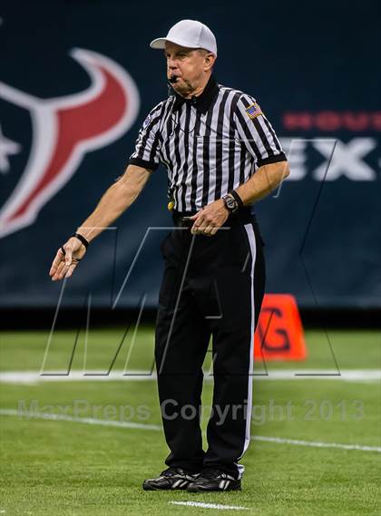 Thumbnail 1 in Brenham vs. Calhoun (UIL 4A D2 Semifinal) photogallery.