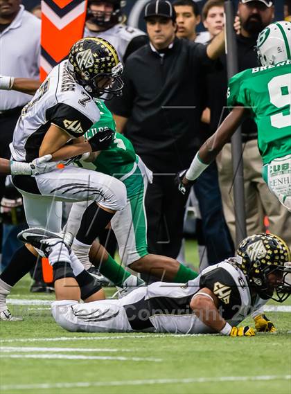Thumbnail 3 in Brenham vs. Calhoun (UIL 4A D2 Semifinal) photogallery.