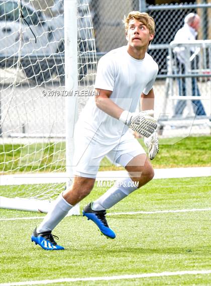Thumbnail 2 in Derby vs East (KSHSAA 6A Semifinal) photogallery.