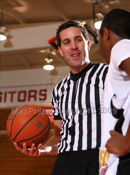 Thumbnail 2 in Bishop Montgomery vs. Kentridge (Sea Hawk Classic) photogallery.