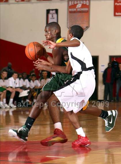 Thumbnail 2 in Bishop Montgomery vs. Kentridge (Sea Hawk Classic) photogallery.