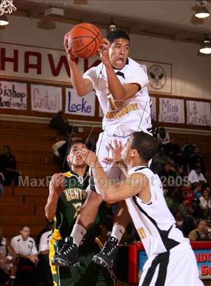 Thumbnail 2 in Bishop Montgomery vs. Kentridge (Sea Hawk Classic) photogallery.